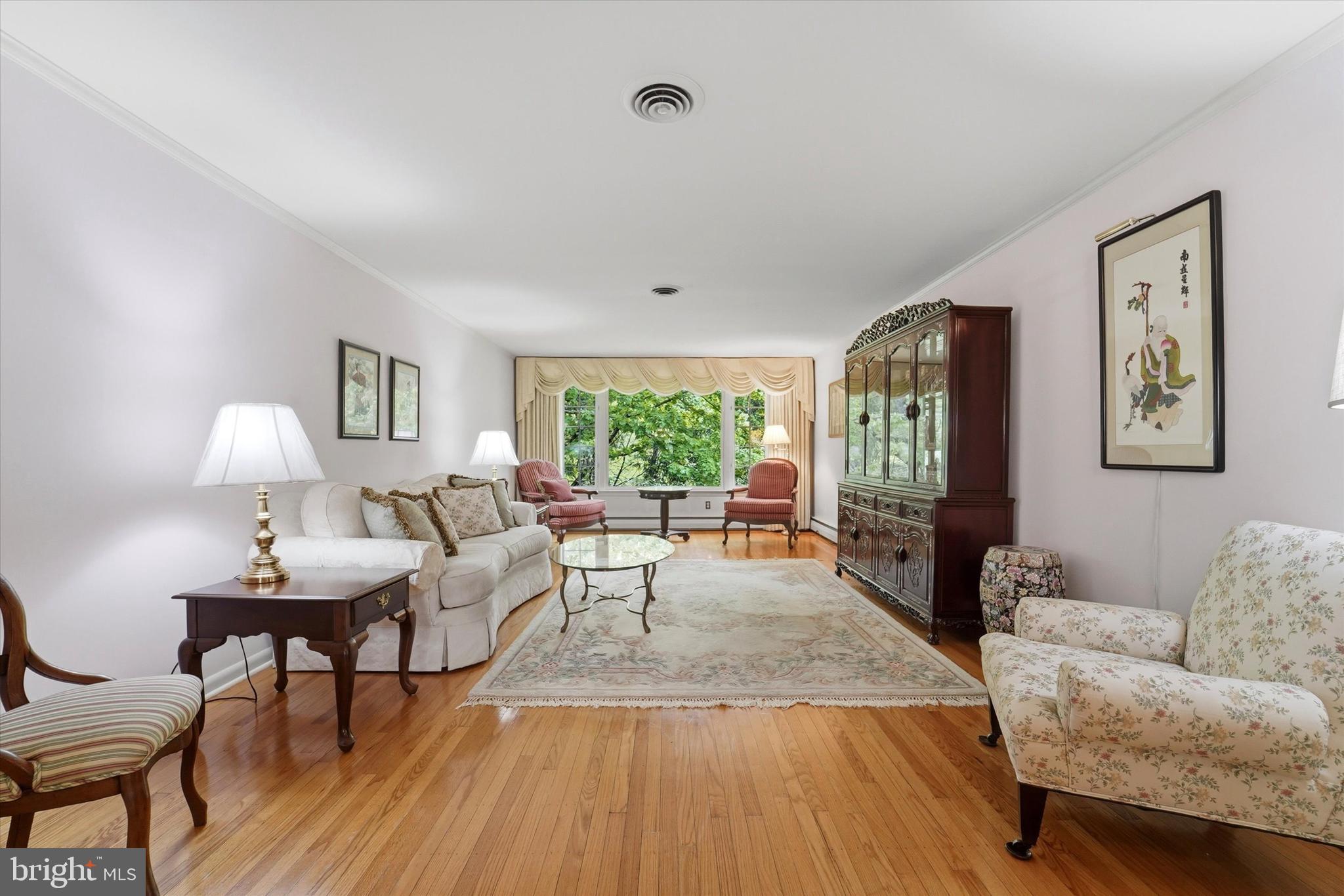 1811 SHARON ROAD