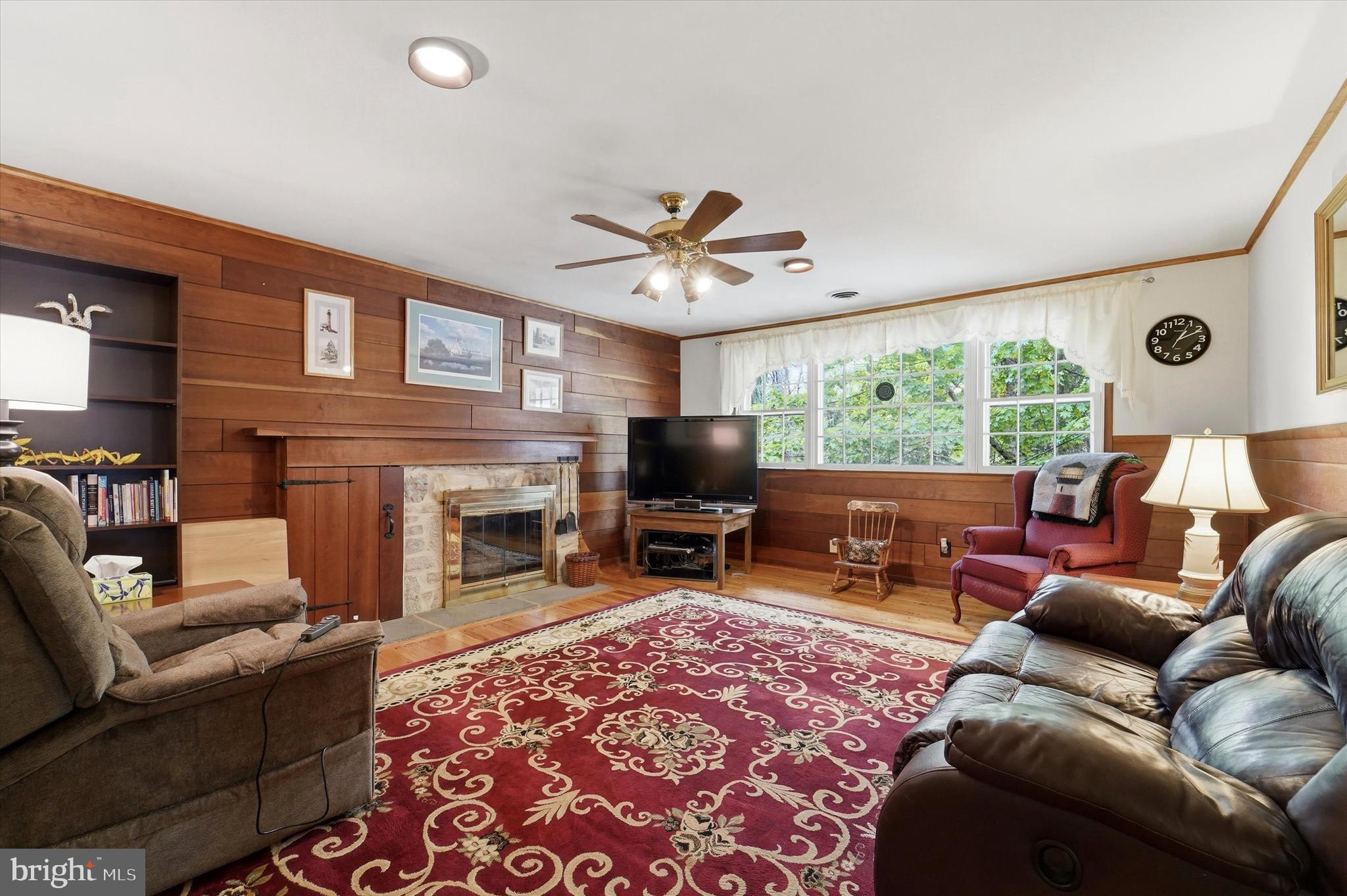 1811 SHARON ROAD