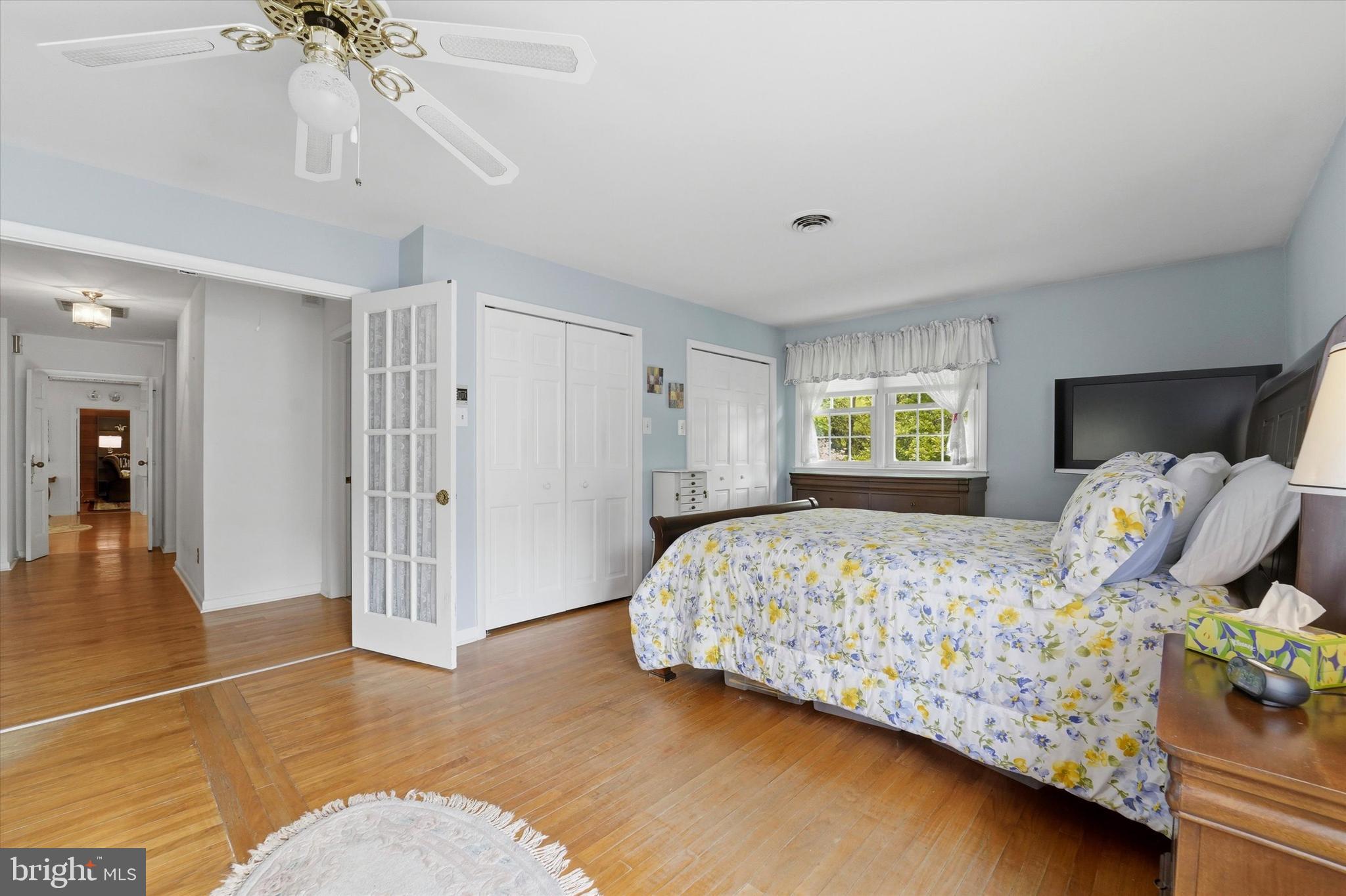 1811 SHARON ROAD