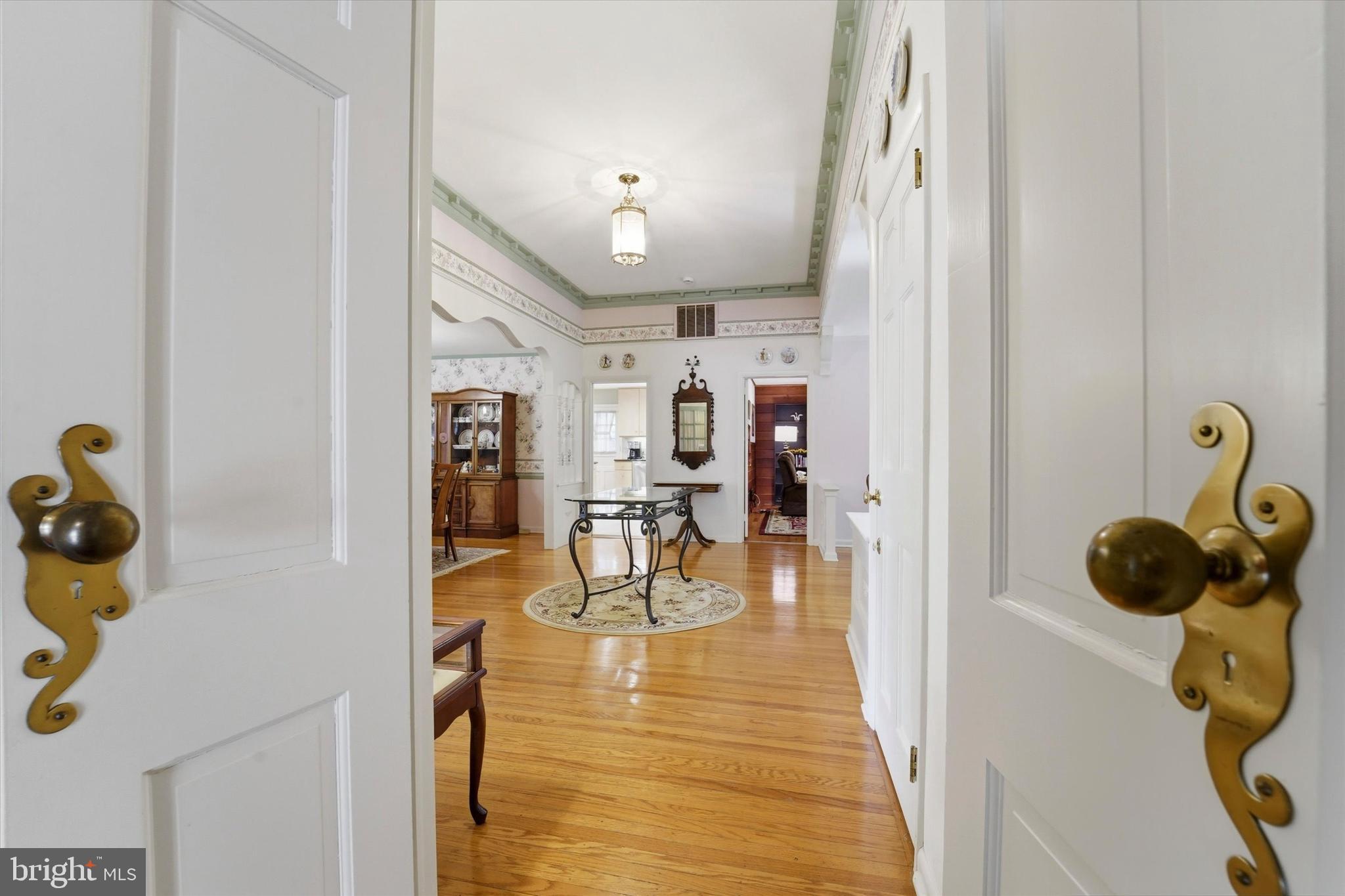 1811 SHARON ROAD