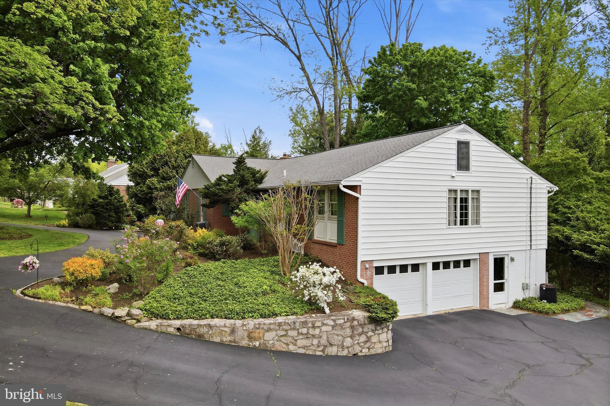 1811 SHARON ROAD