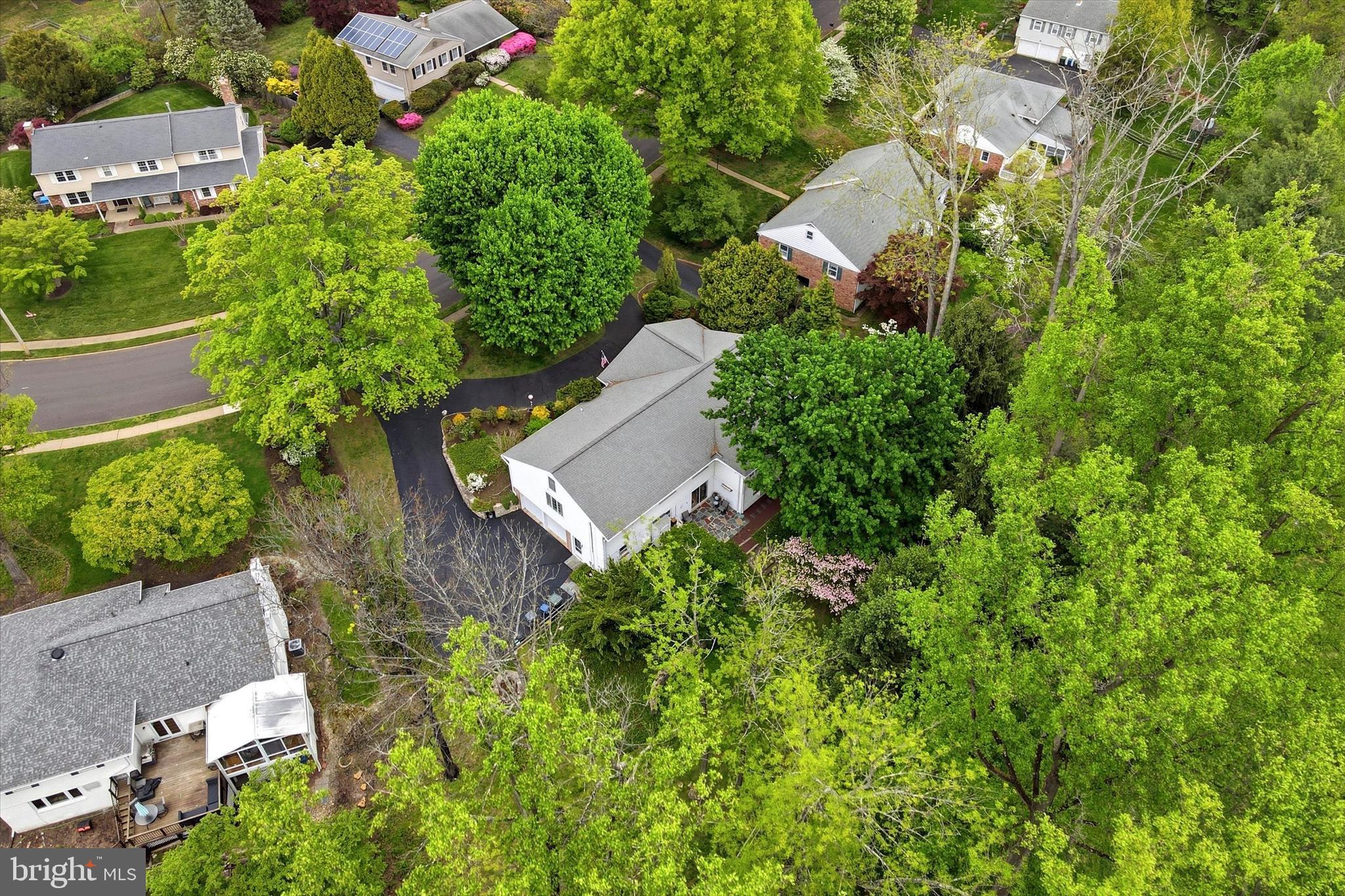 1811 SHARON ROAD