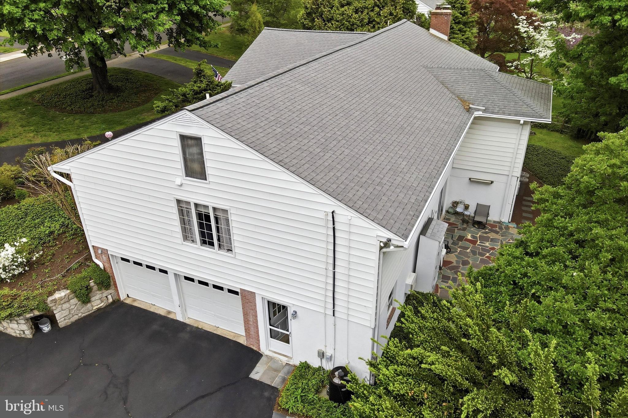 1811 SHARON ROAD