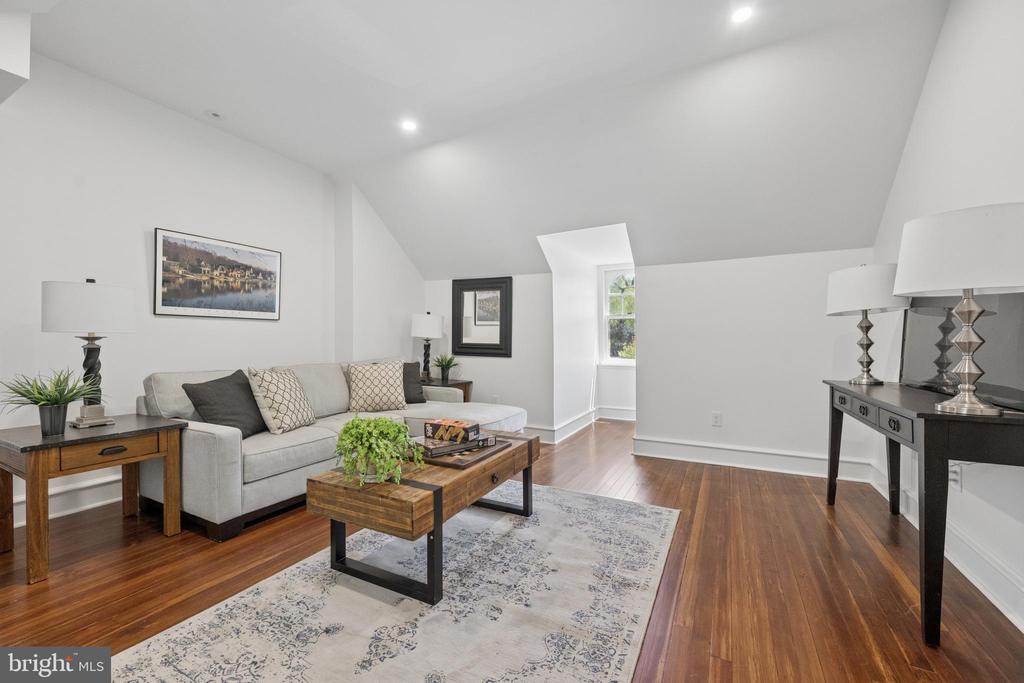 405 WYNMERE ROAD