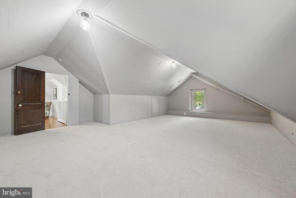 405 WYNMERE ROAD