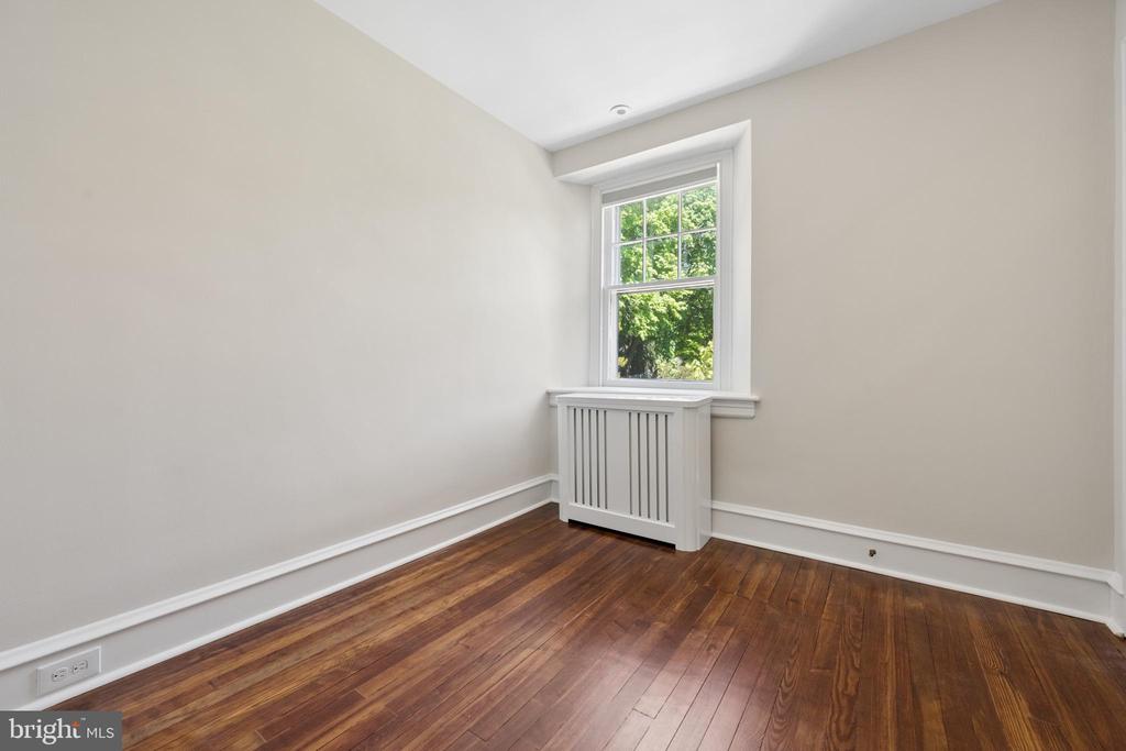 405 WYNMERE ROAD