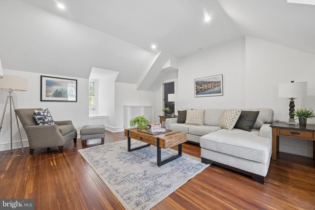 405 WYNMERE ROAD