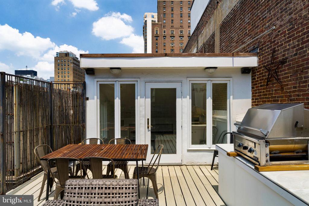 2036 RITTENHOUSE SQUARE