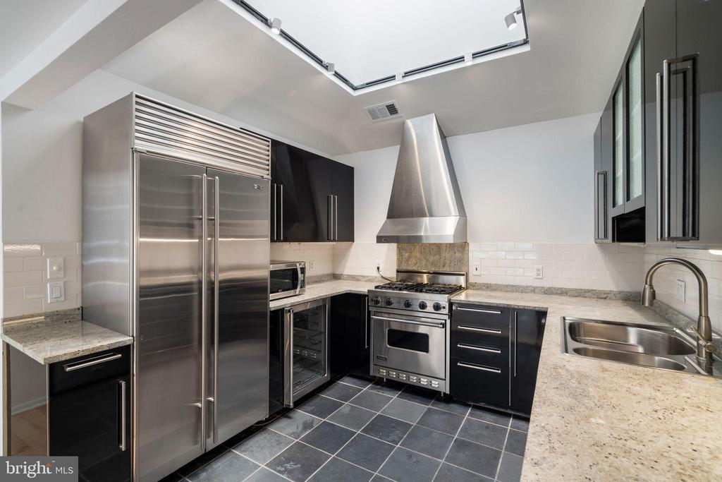 2036 RITTENHOUSE SQUARE