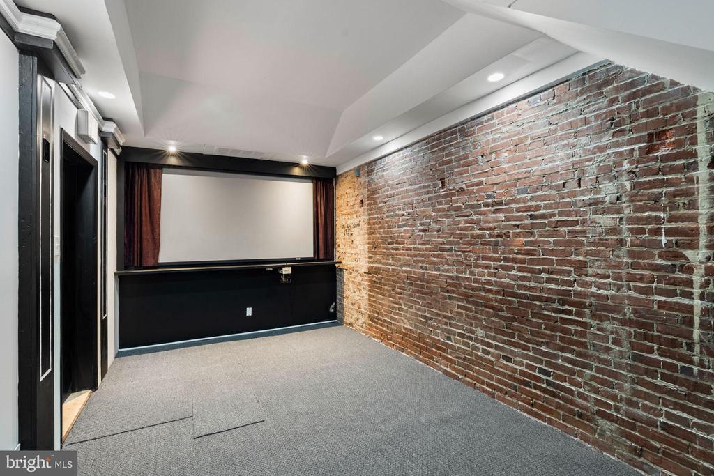 2036 RITTENHOUSE SQUARE