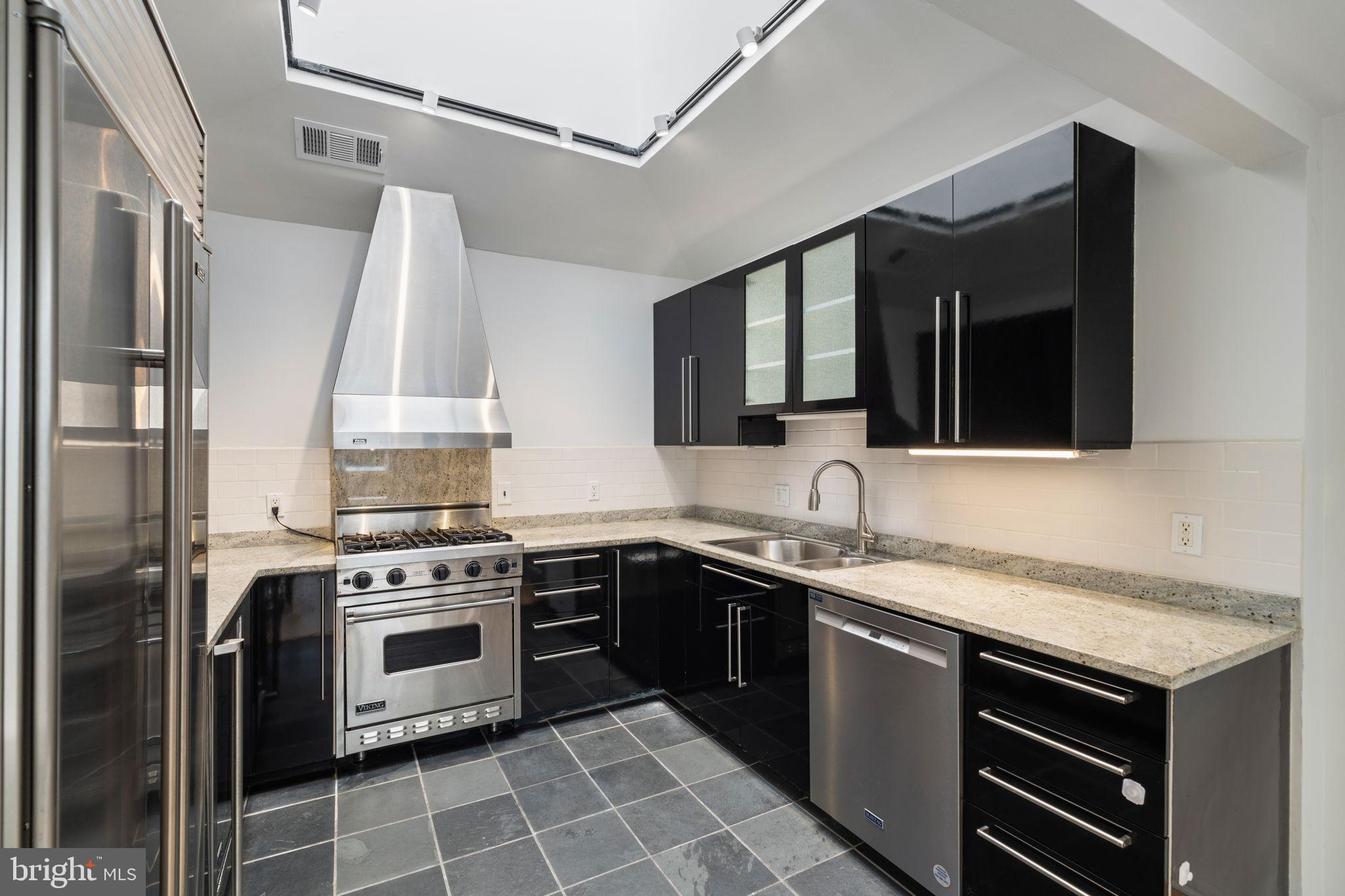 2036 RITTENHOUSE SQUARE