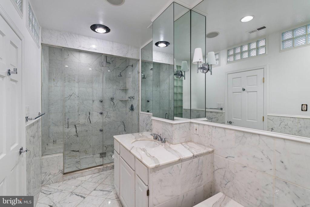 2036 RITTENHOUSE SQUARE