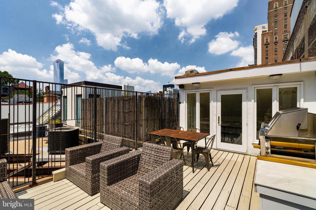 2036 RITTENHOUSE SQUARE