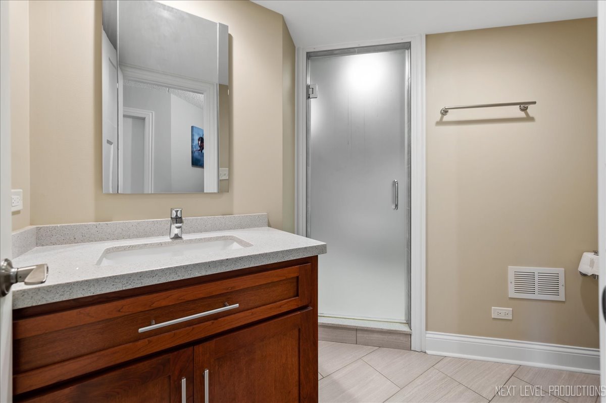 9816 Mill Drive Unit: E1