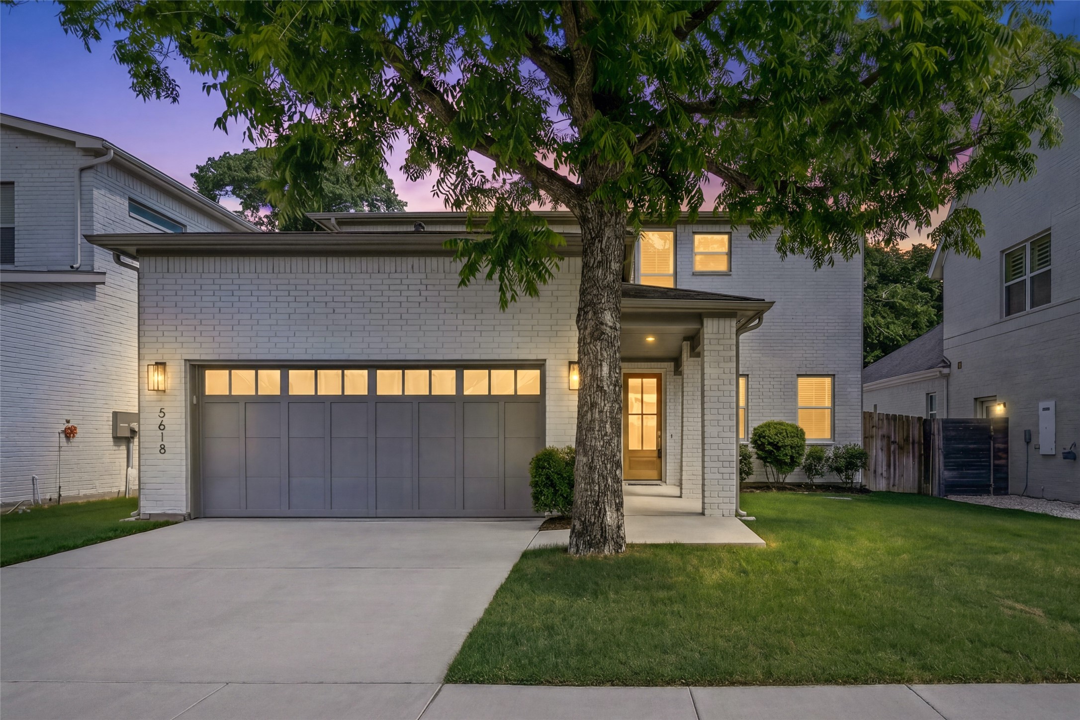 5618 Oaks Lane