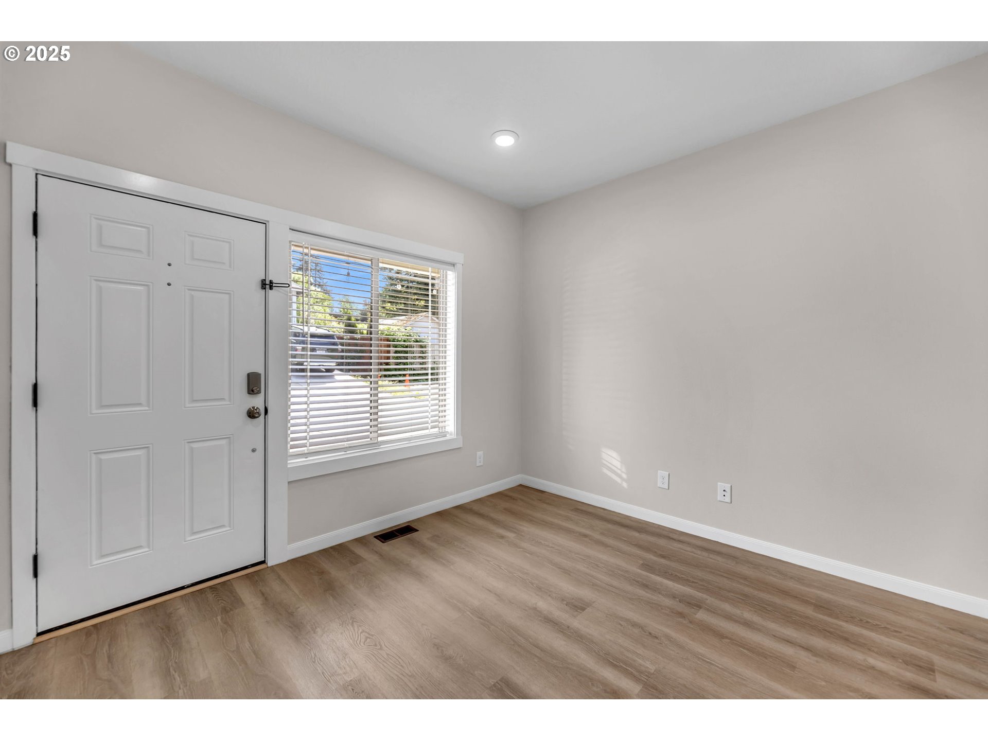 3707 NE MINNEHAHA ST