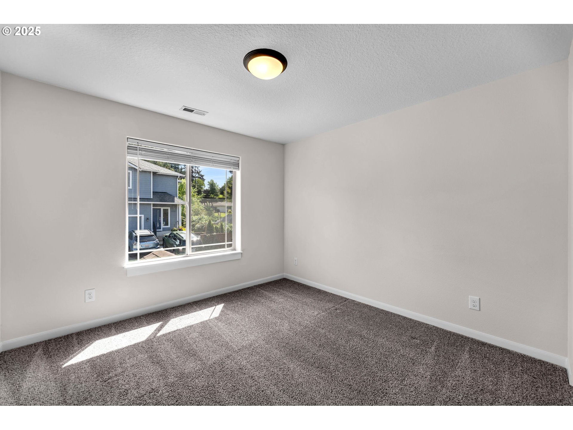 3707 NE MINNEHAHA ST