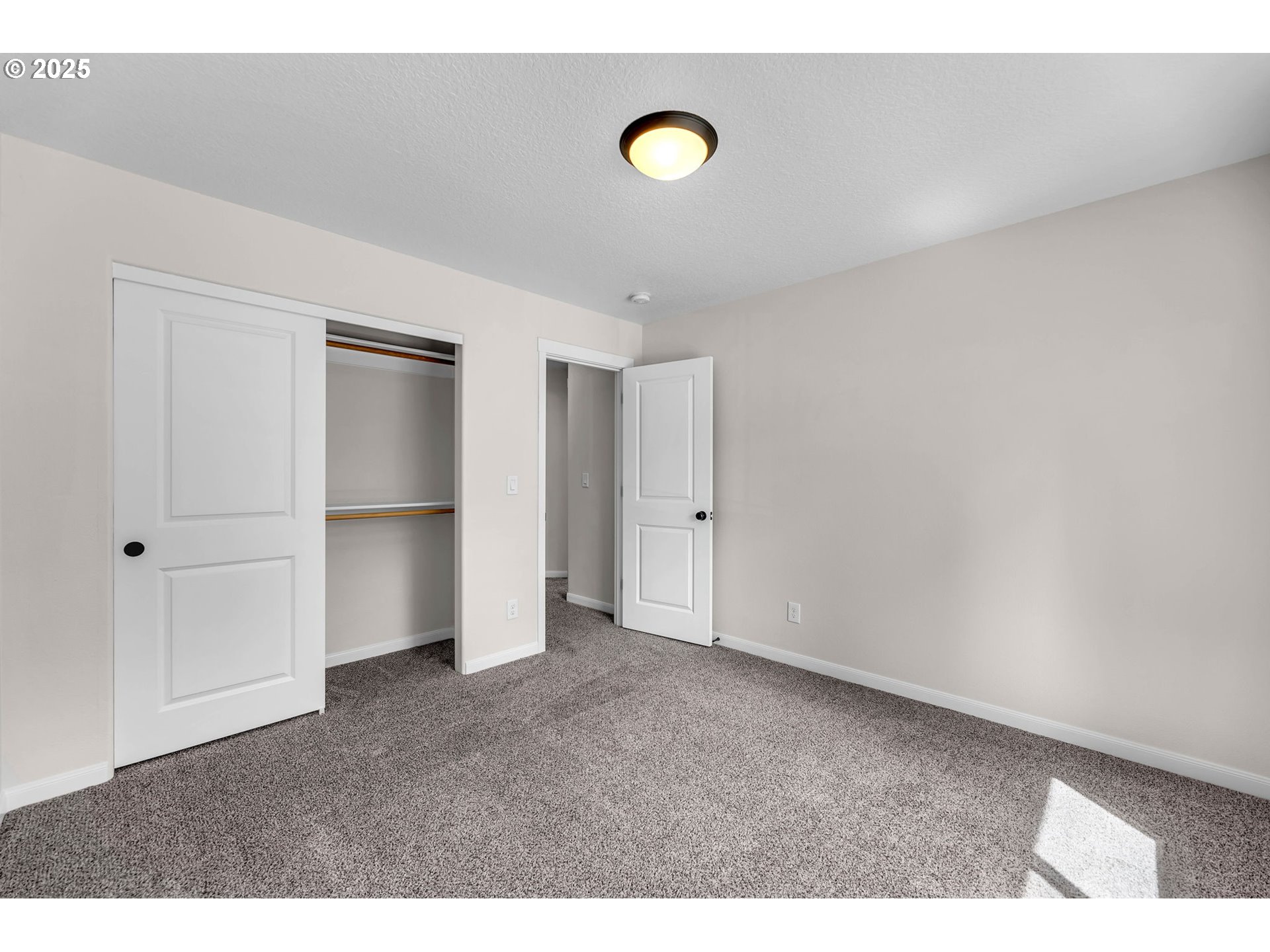 3707 NE MINNEHAHA ST