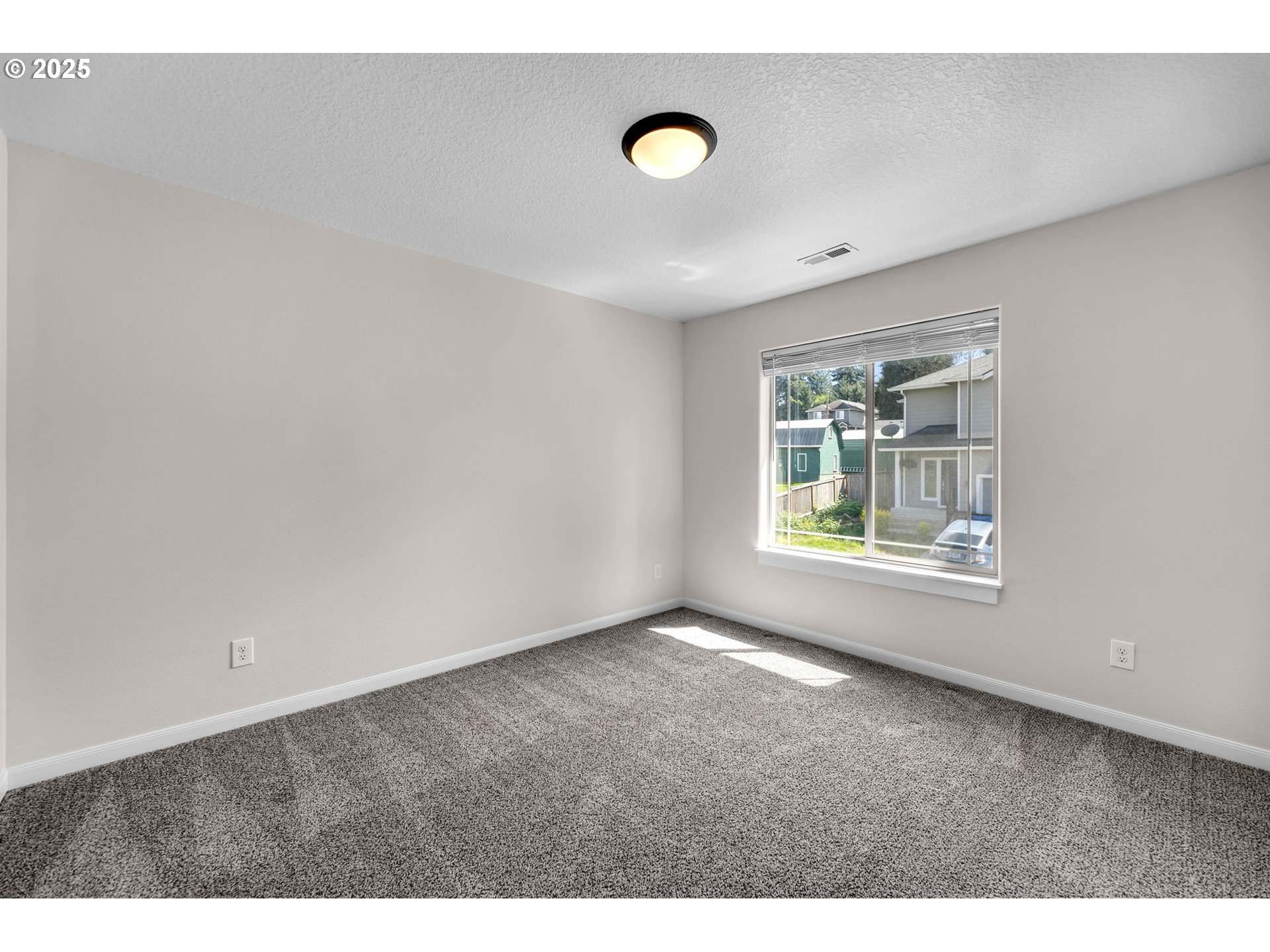 3707 NE MINNEHAHA ST