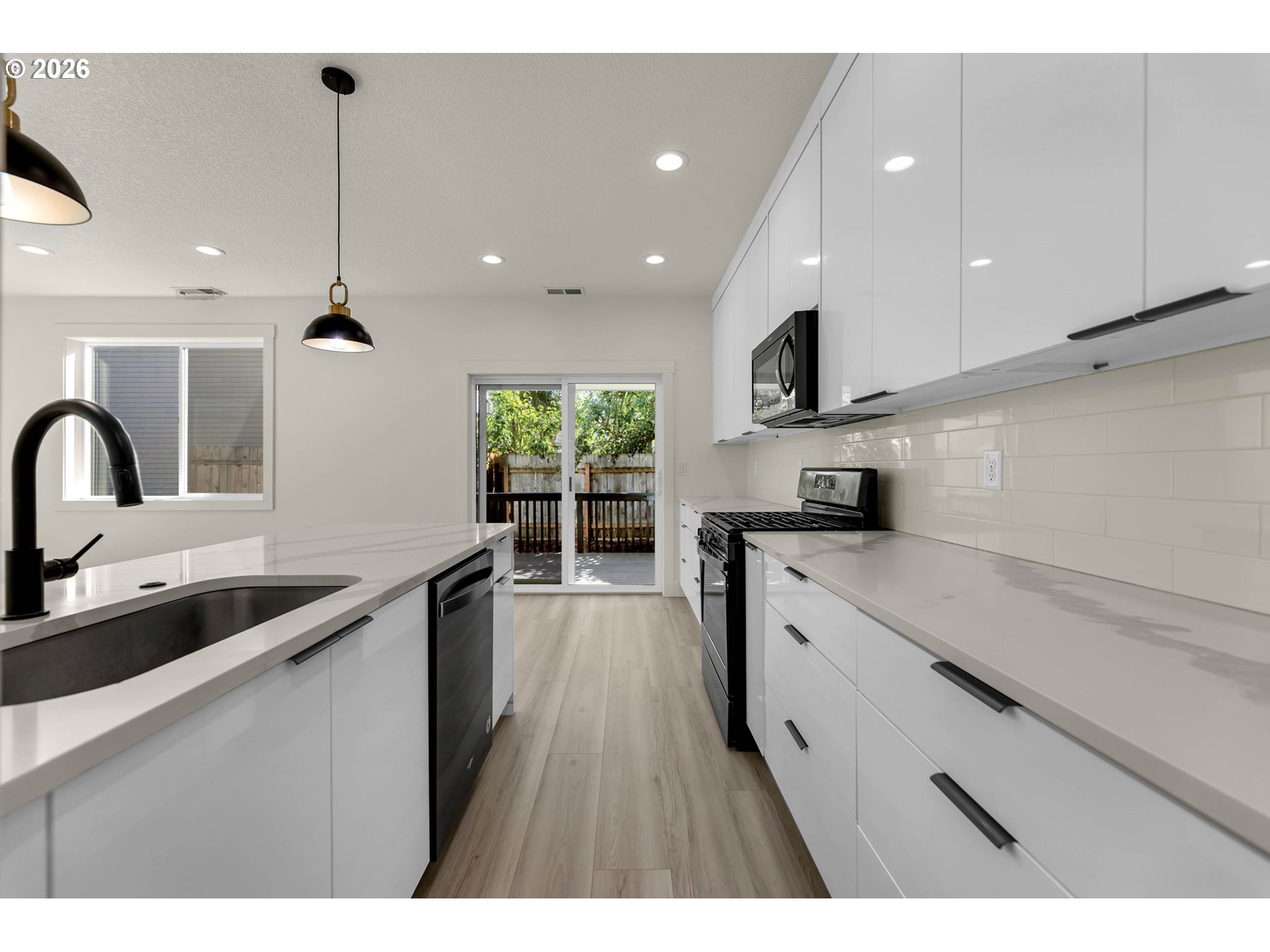 5909 NE 56TH CIR