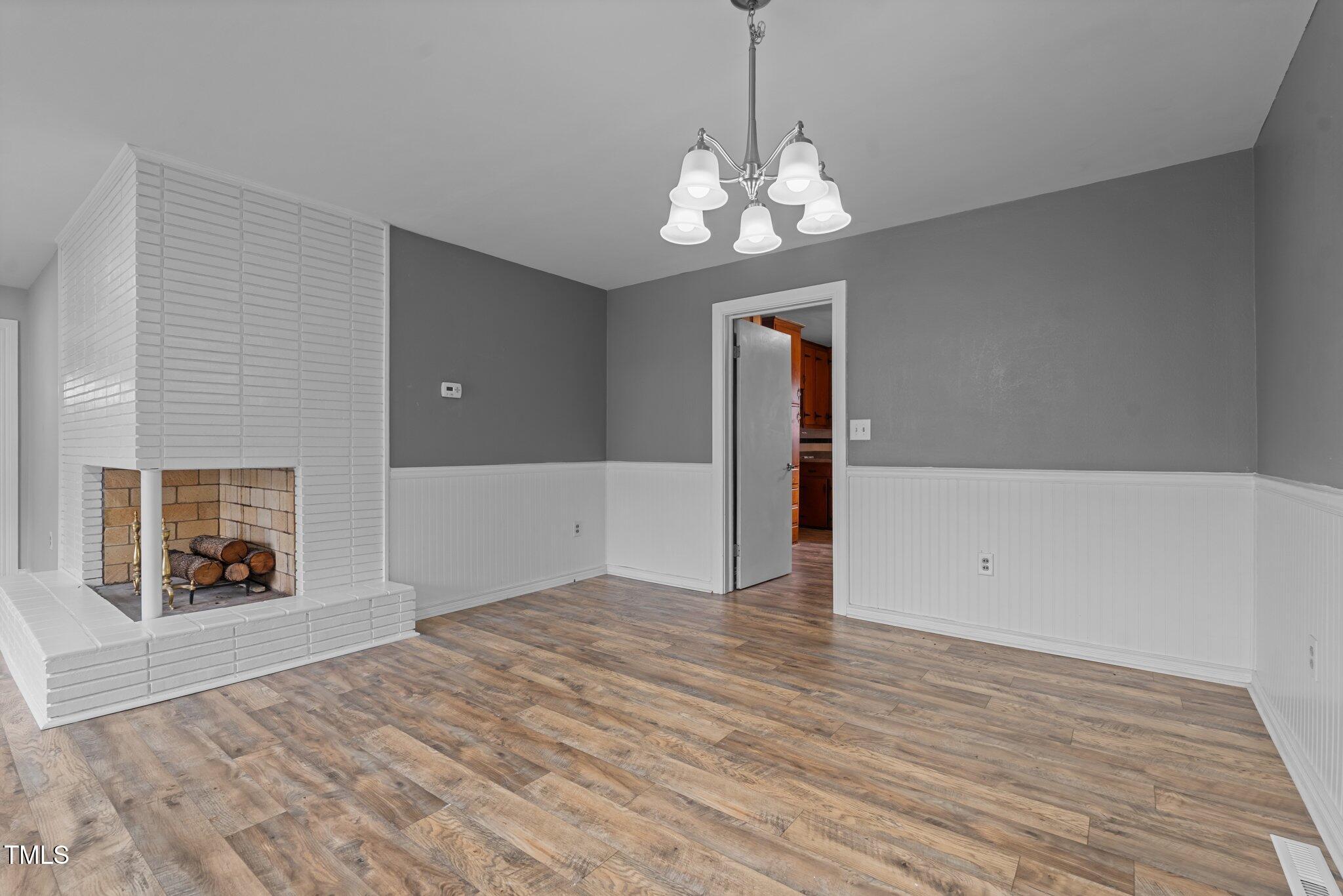 305 W Old Road