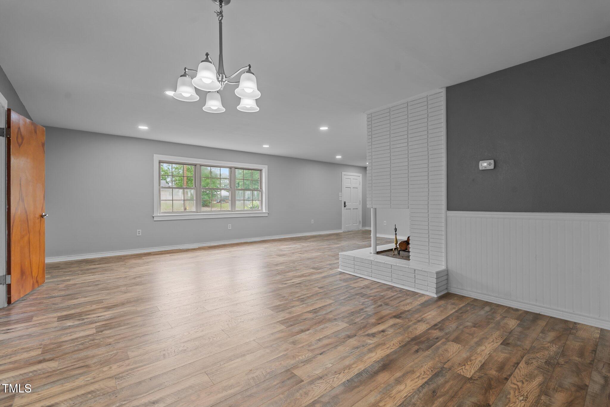 305 W Old Road