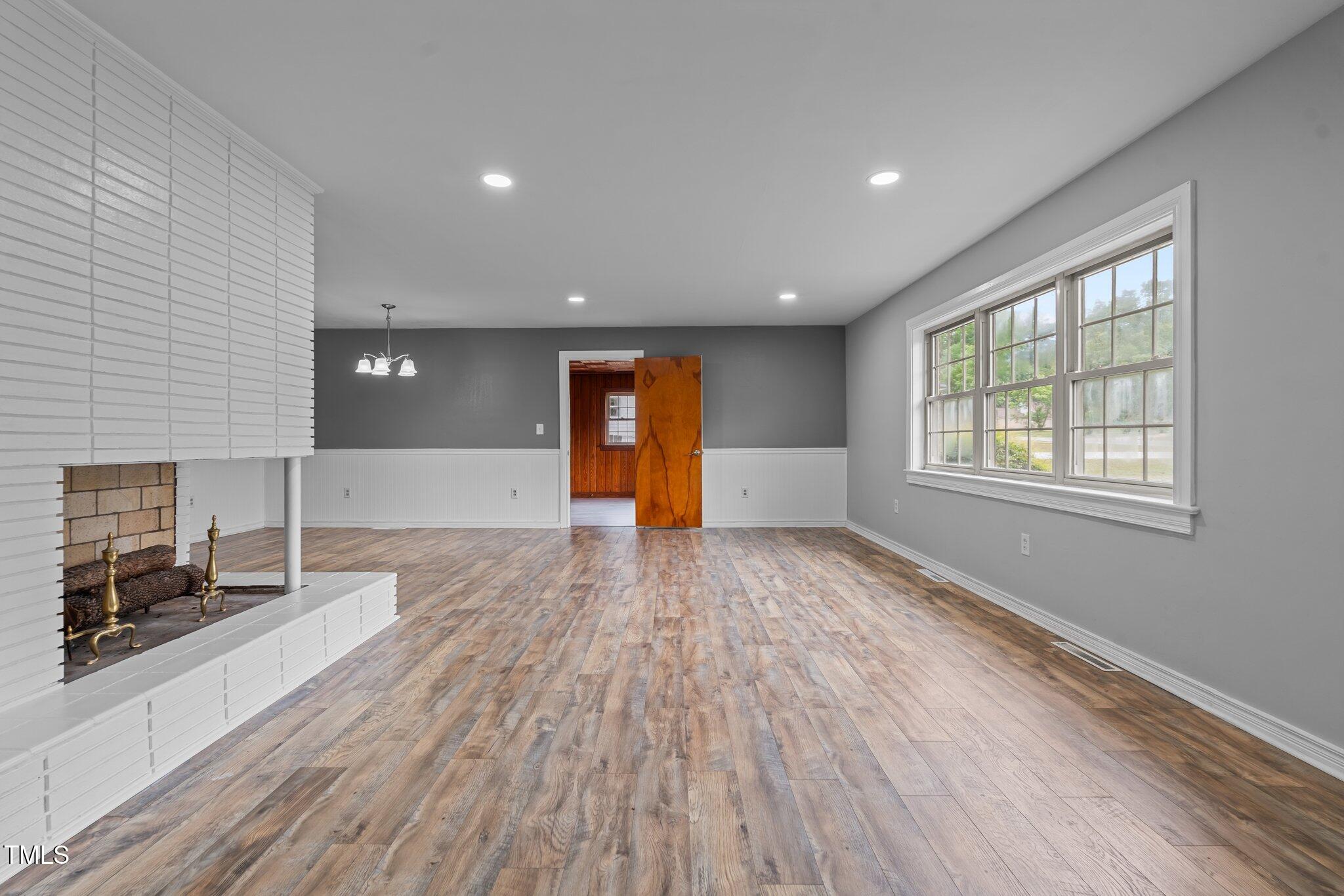 305 W Old Road