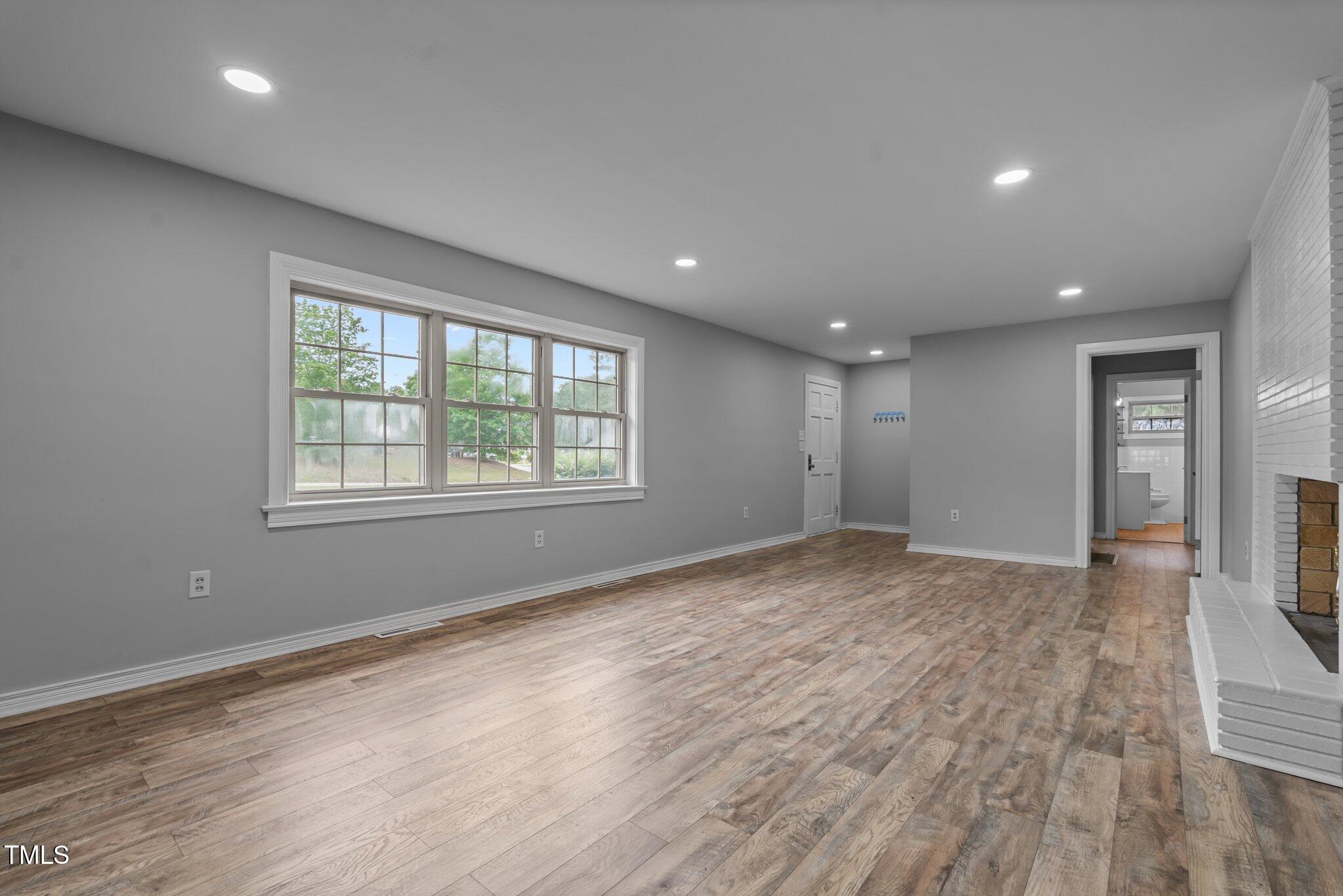 305 W Old Road