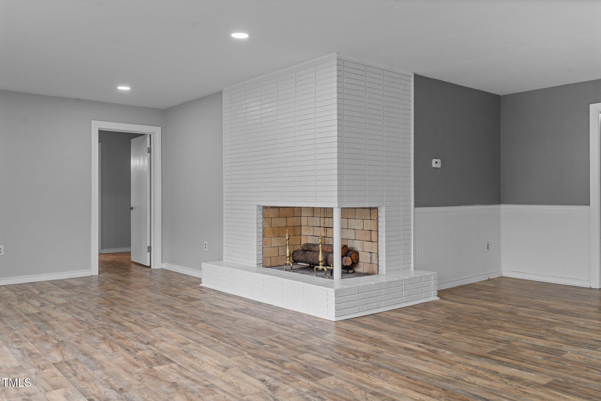 305 W Old Road