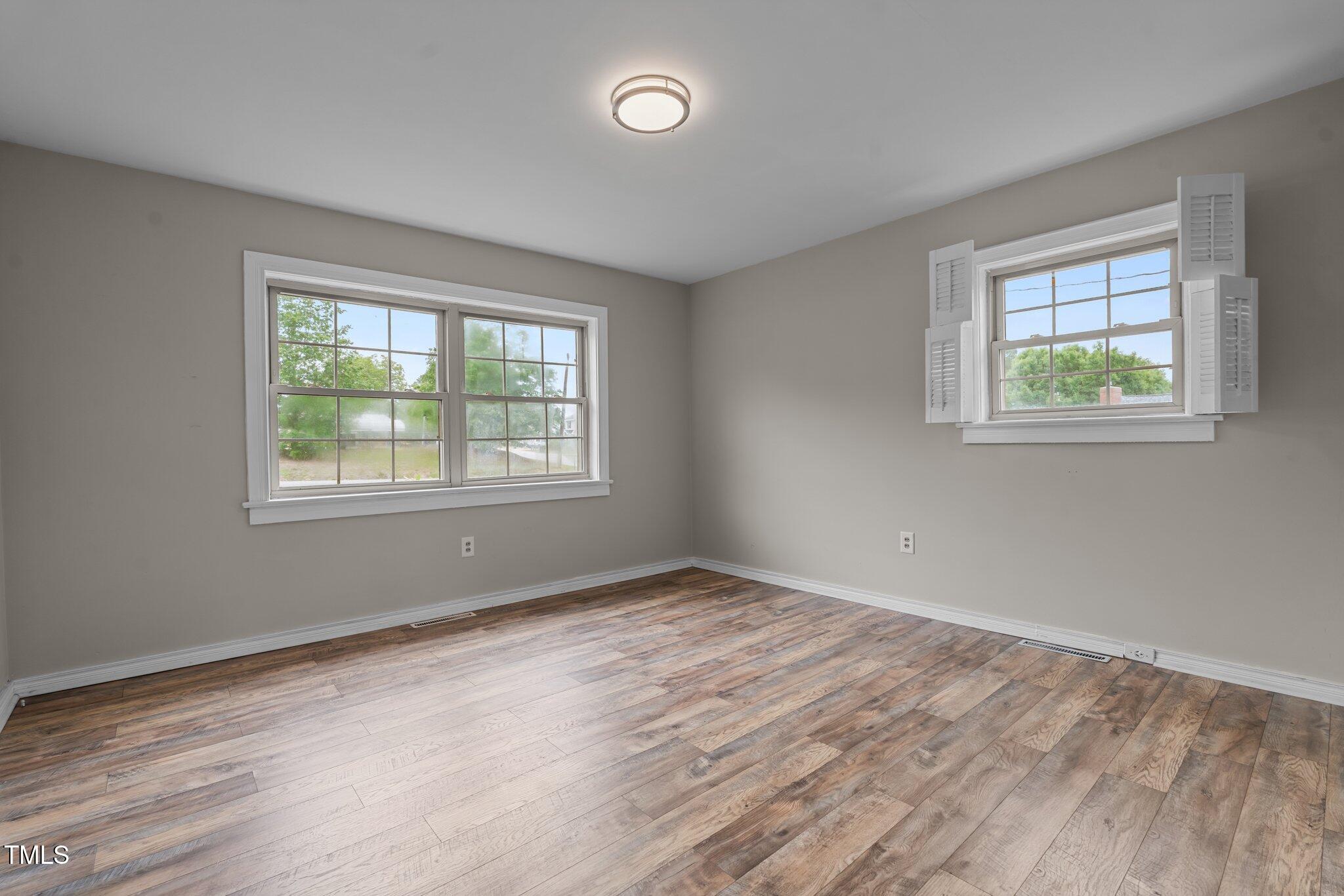 305 W Old Road