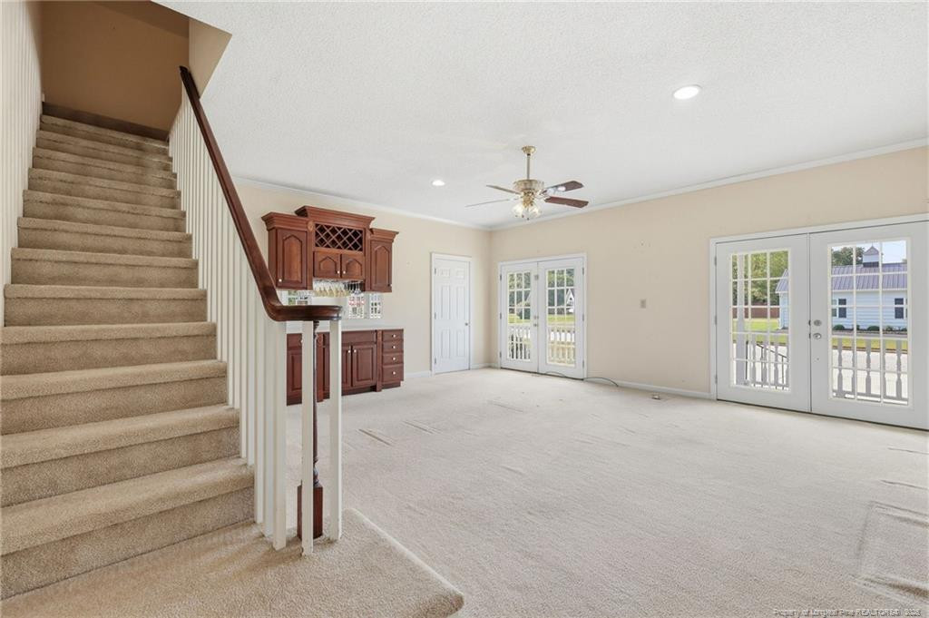 1118 Warren Road