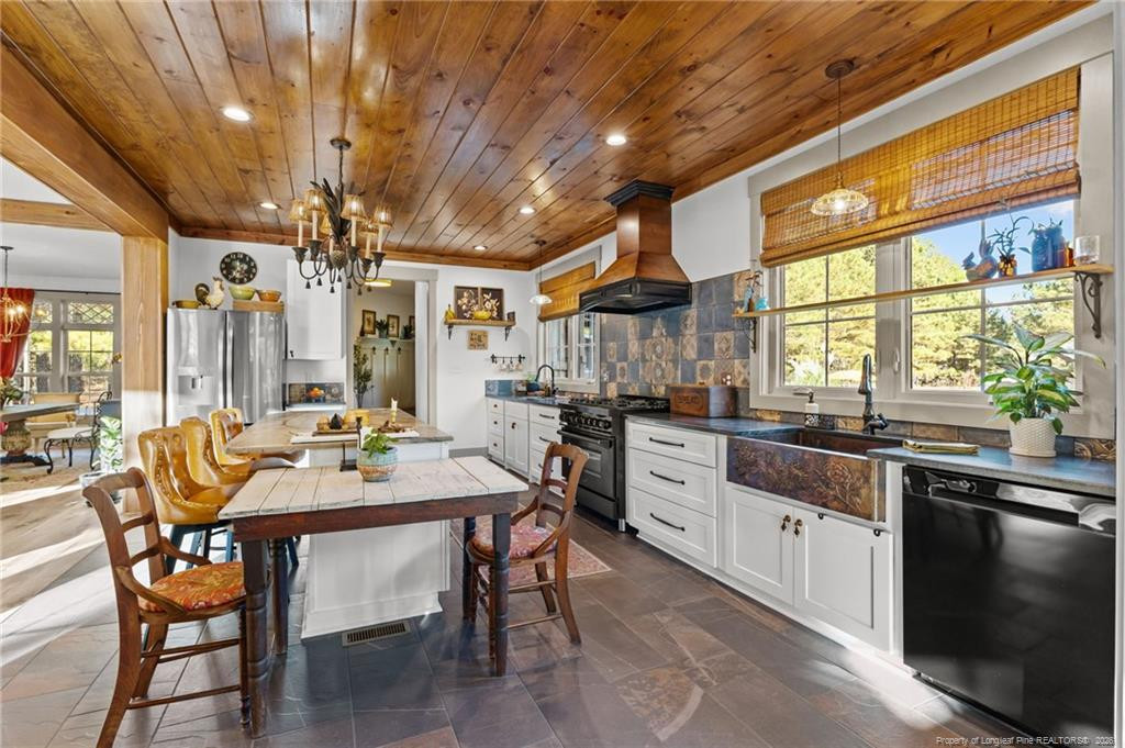 1008 Joe Collins Road