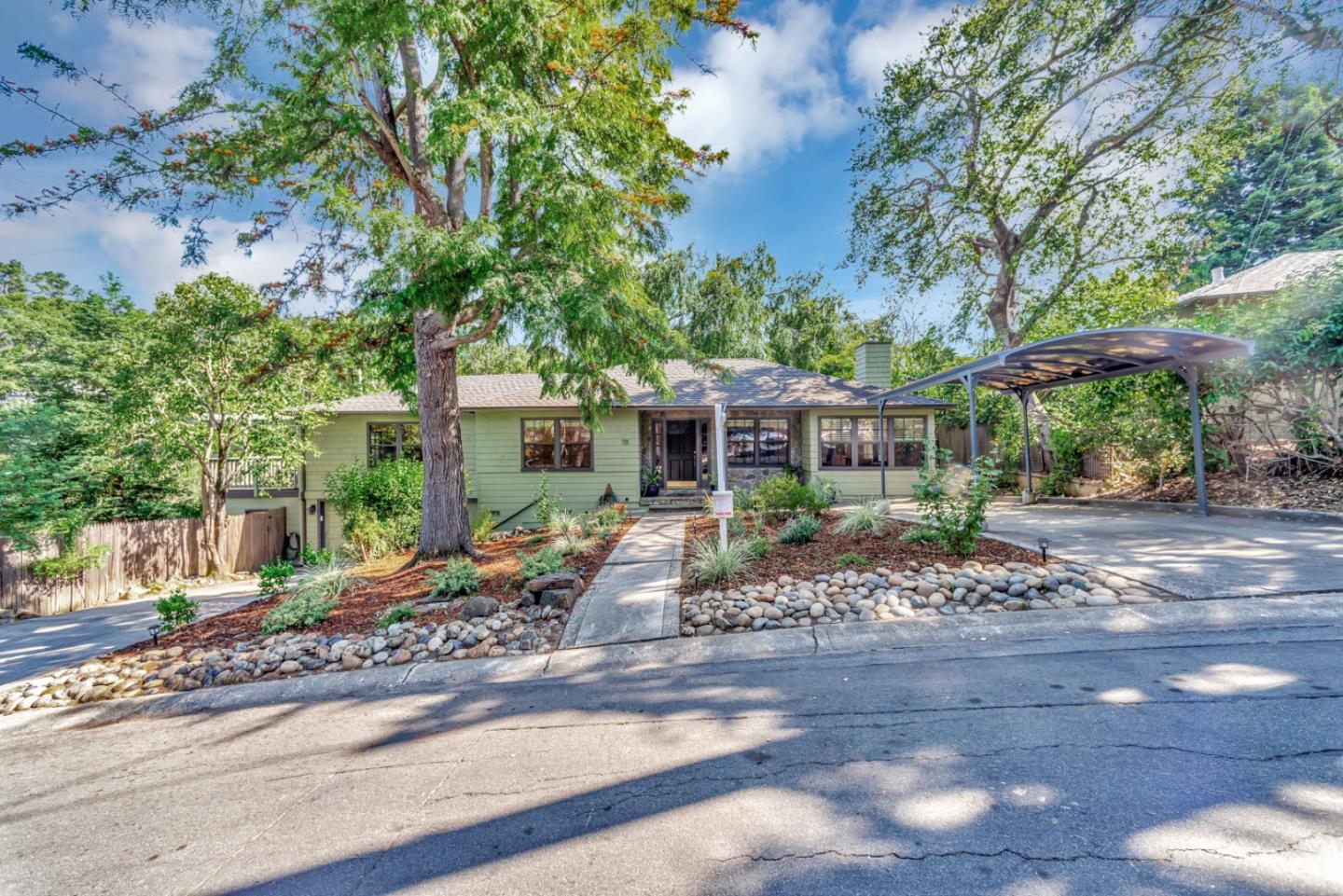 70 W Summit DR