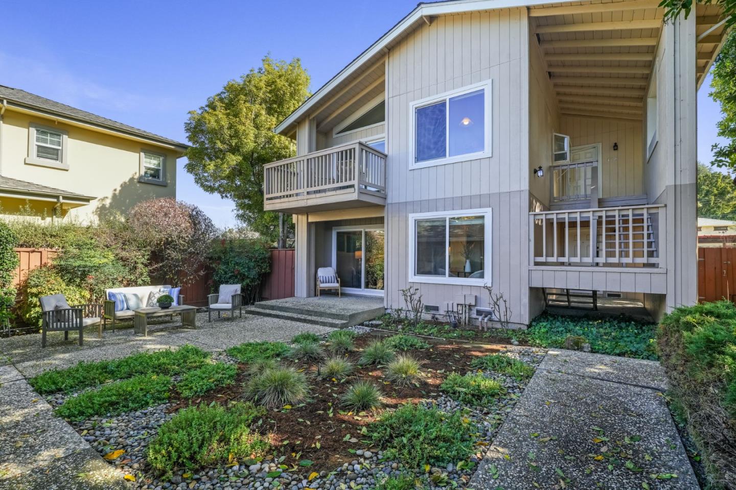 408 - 410 Morse Avenue