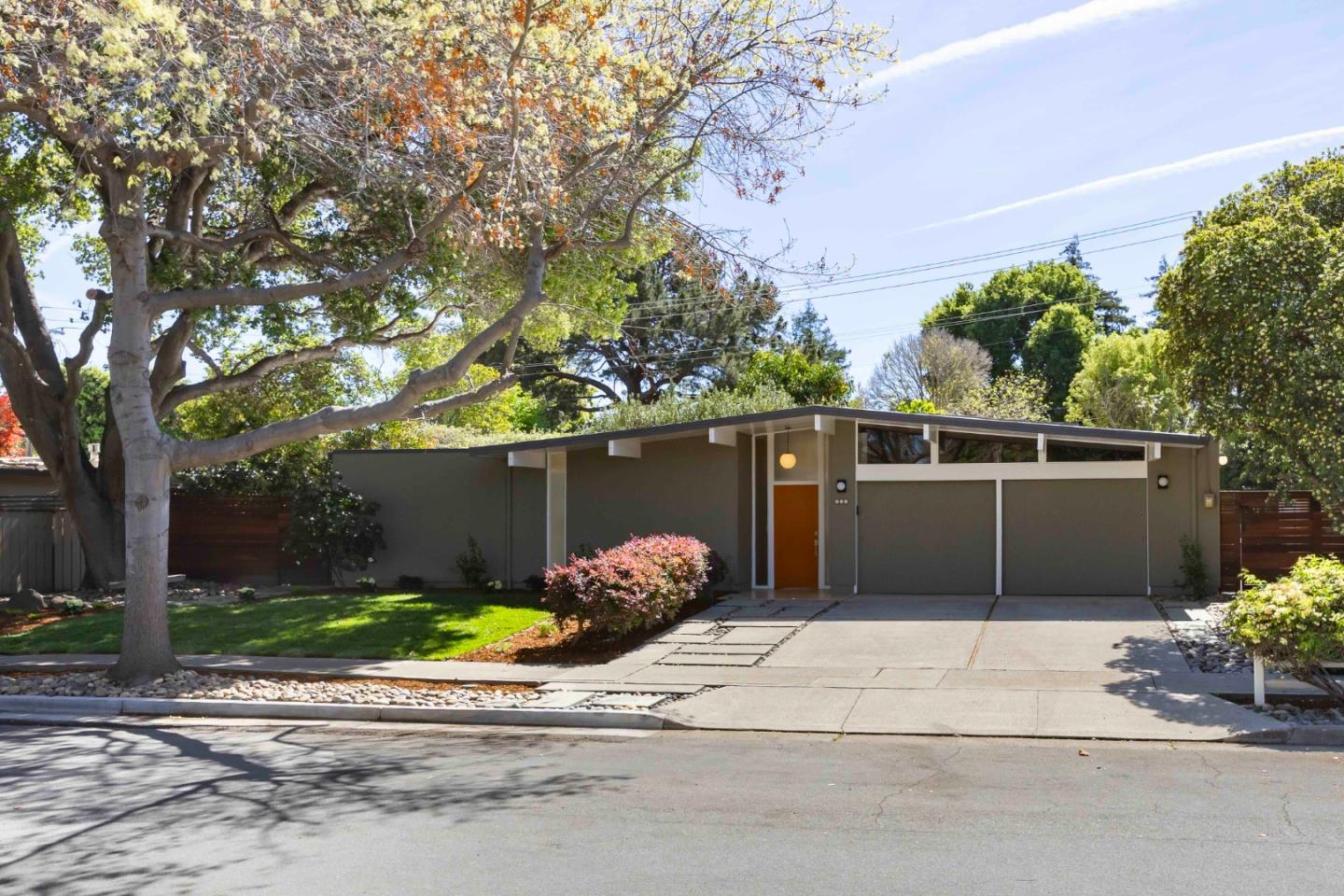 868 Somerset Drive