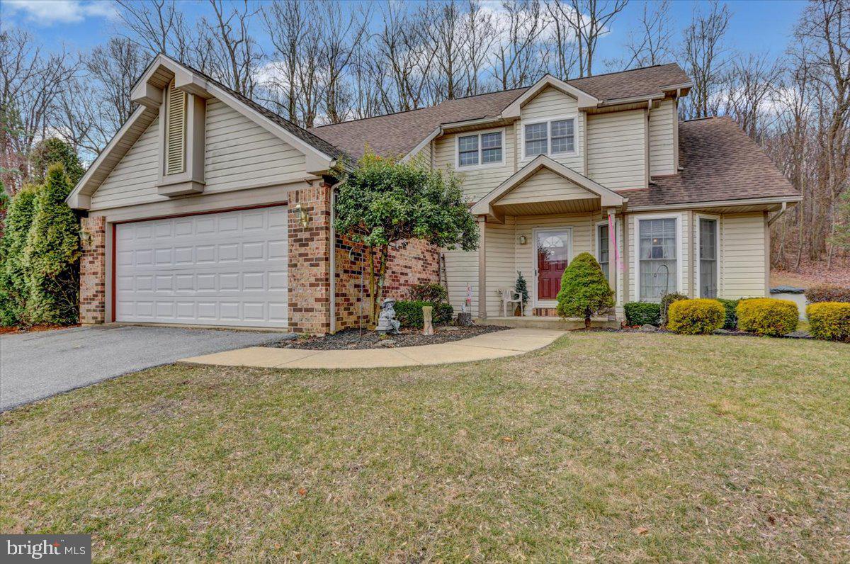 208 Apple Ln