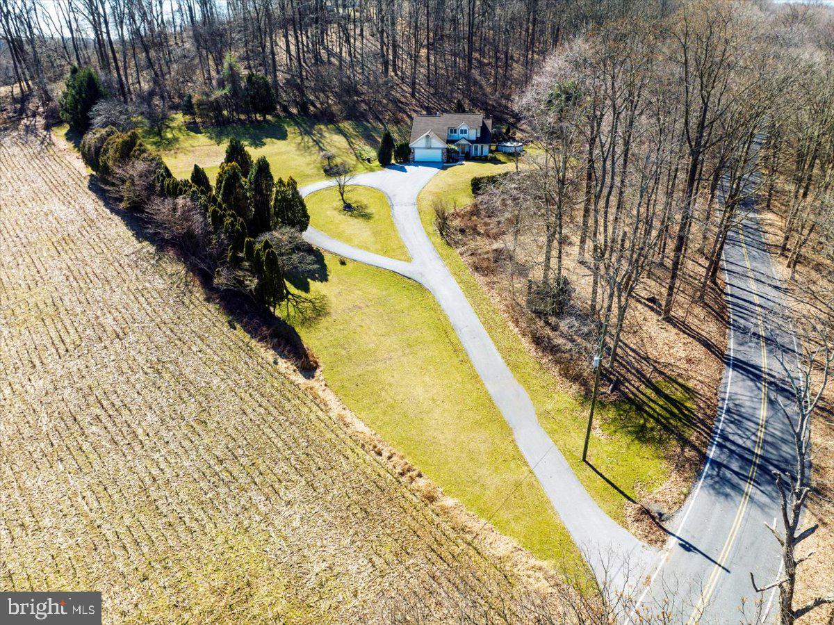 208 Apple Ln