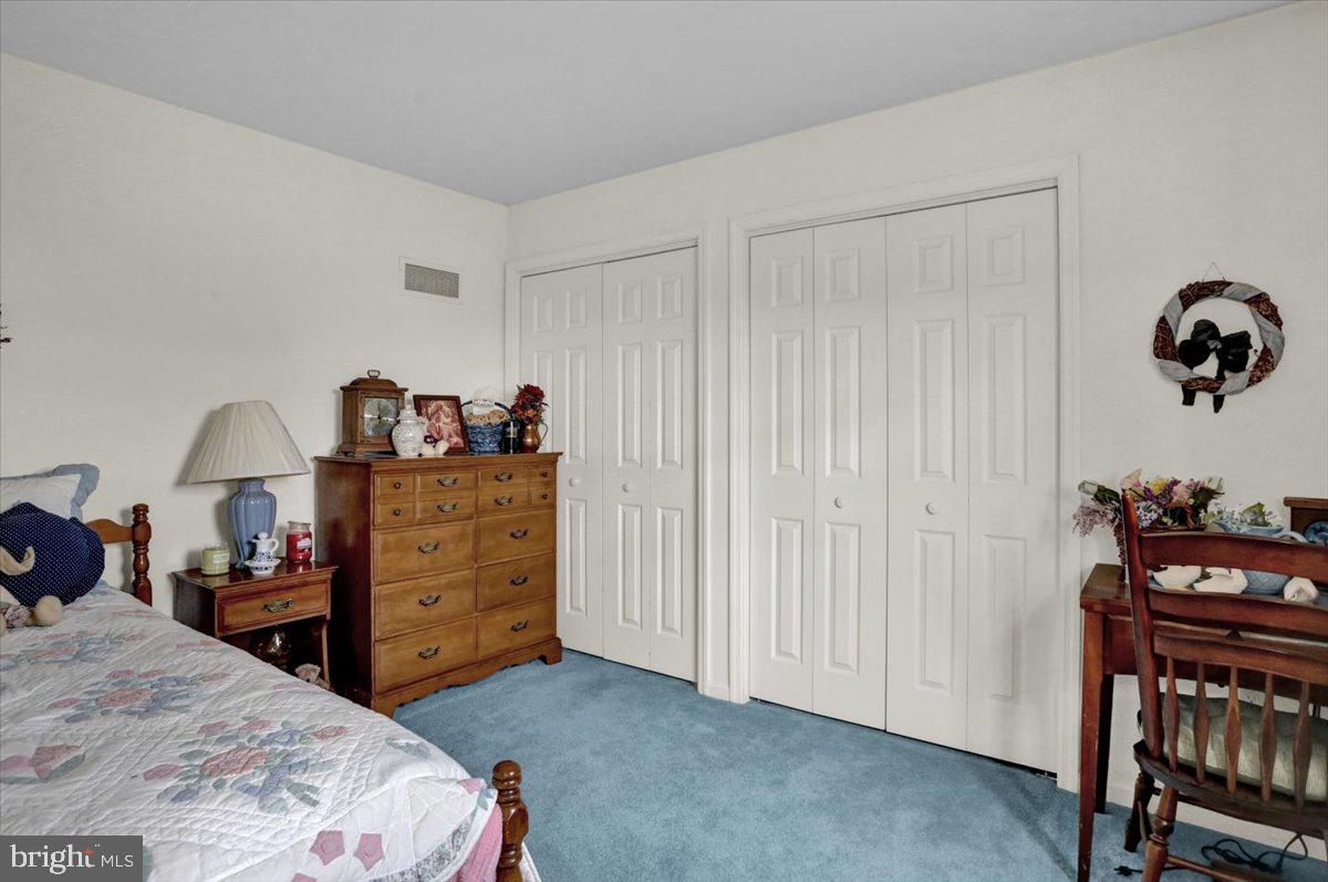208 Apple Ln
