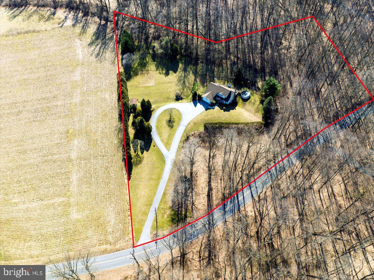208 Apple Ln