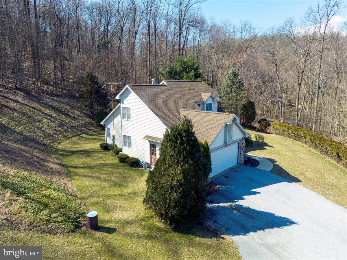 208 Apple Ln