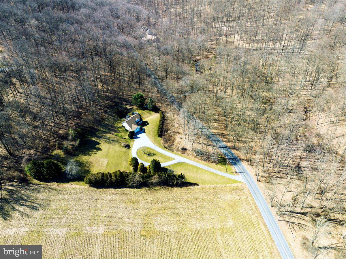208 Apple Ln