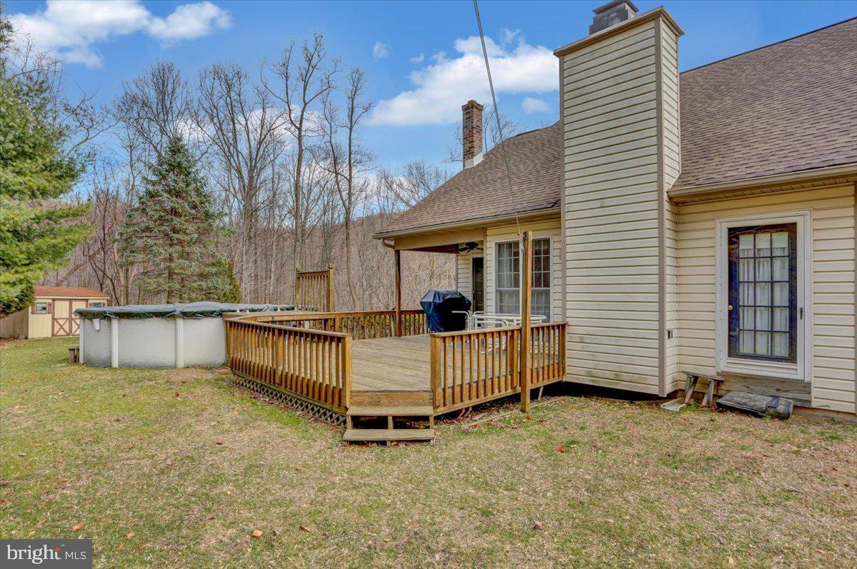 208 Apple Ln