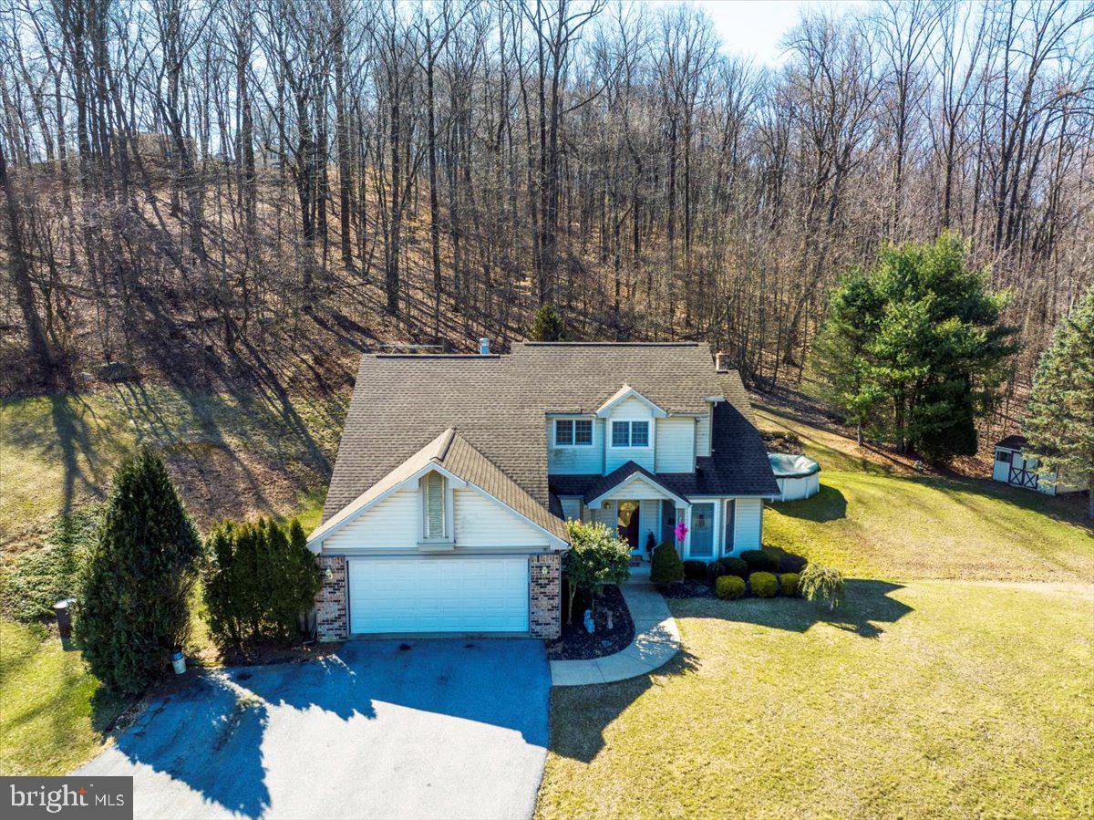 208 Apple Ln