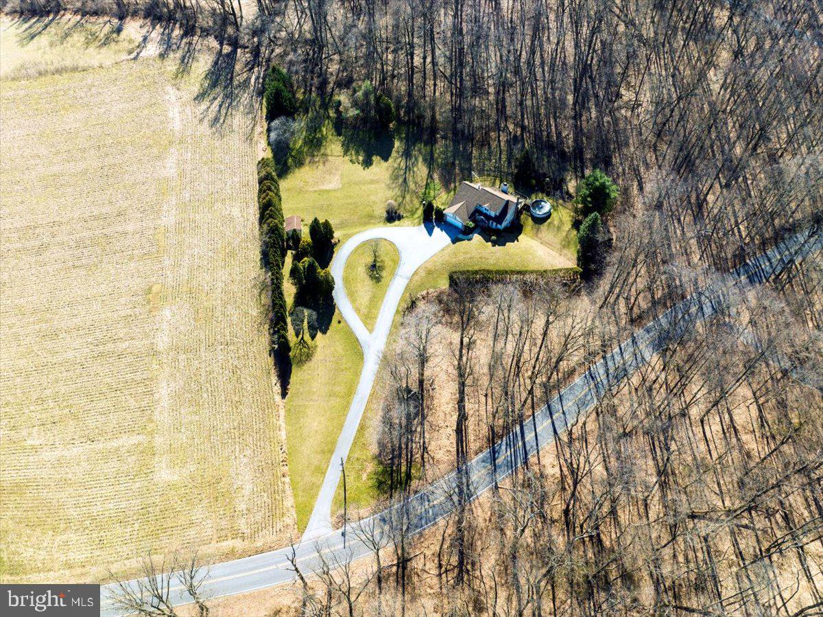 208 Apple Ln