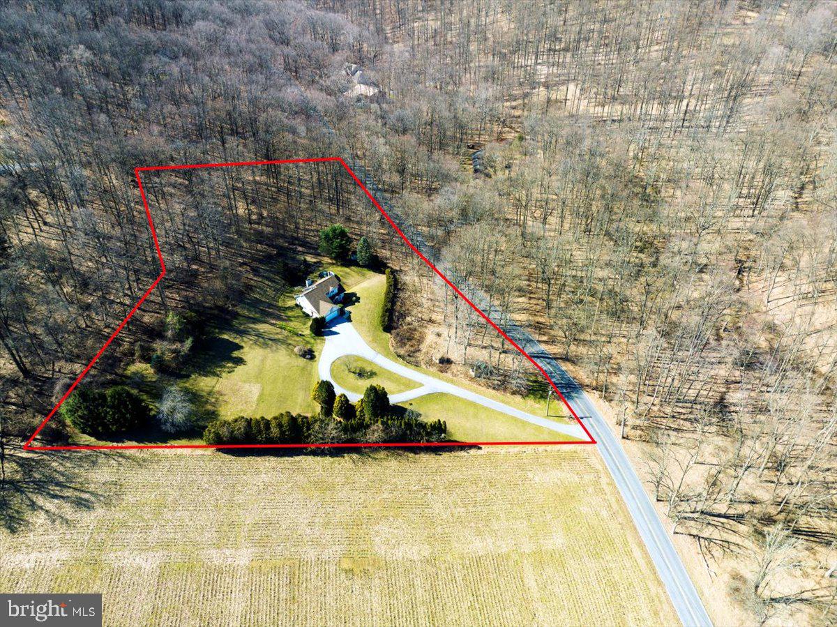 208 Apple Ln