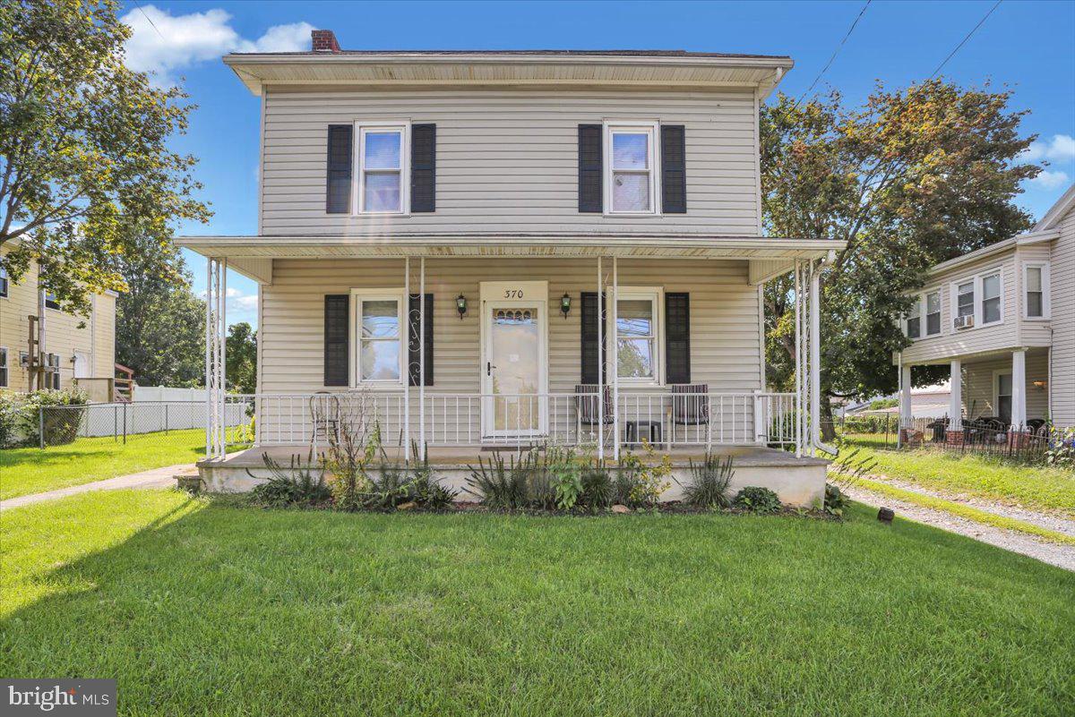 370 Main St