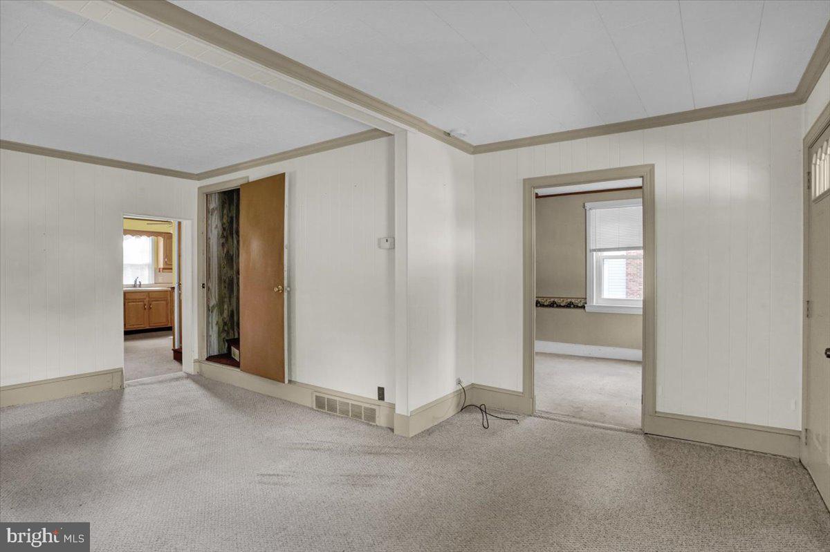 370 Main St