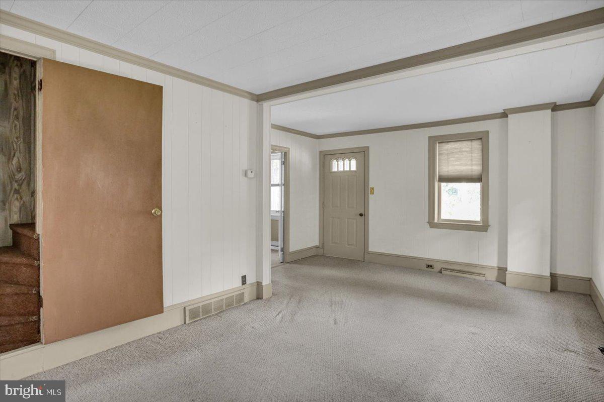 370 Main St