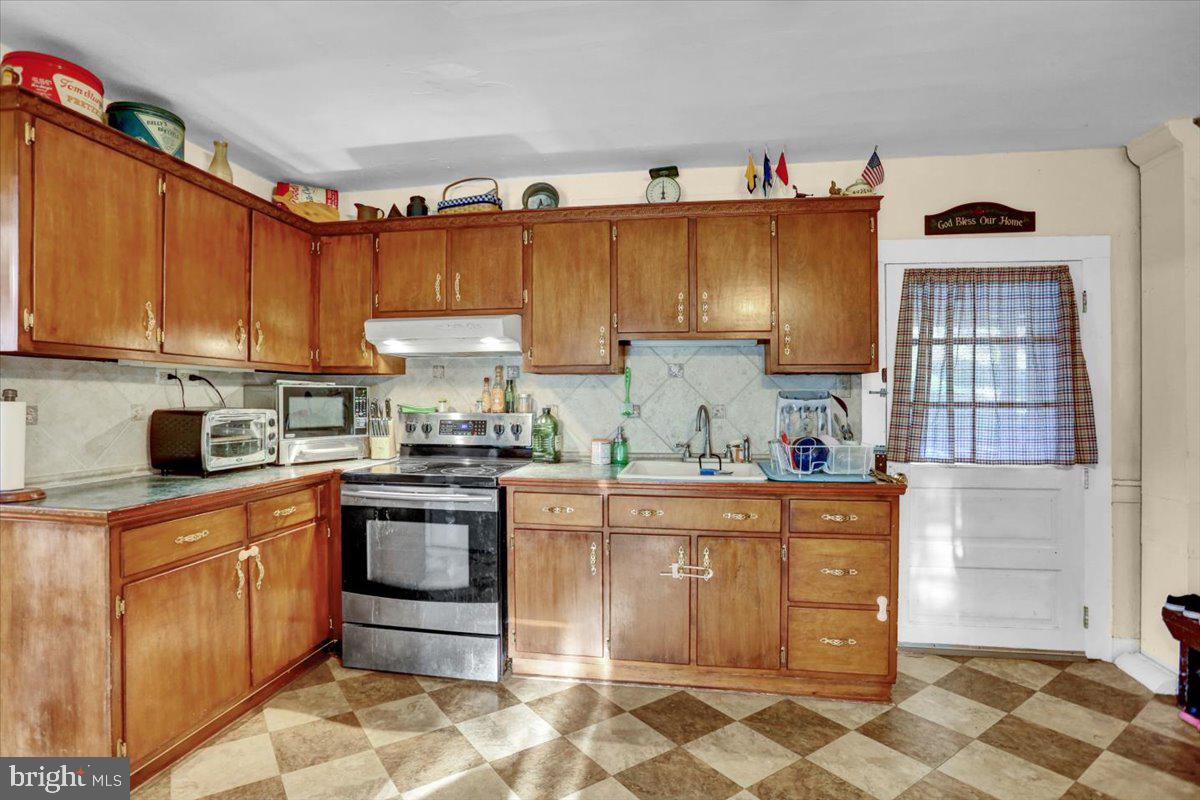 1803 Weavertown Rd