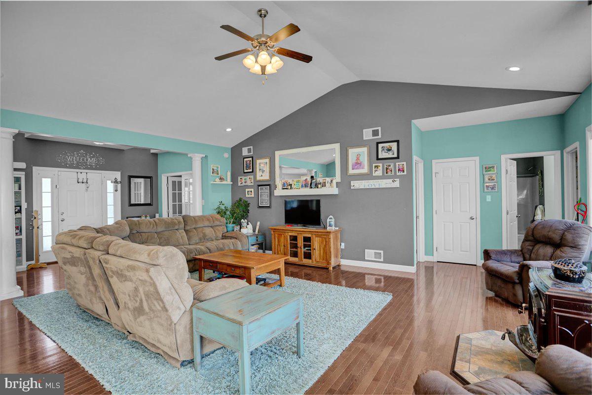 20 Sawgrass Dr